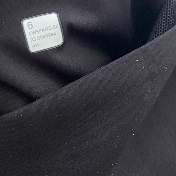 ⭐️ Lululemon Fast and Free High Rise Tight 25” with pockets Black Size 6⭐️ - Picture 9 of 11